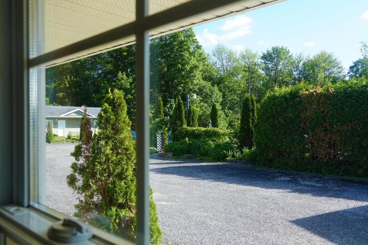 Motel Des Cedres Sherbrooke Exterior foto